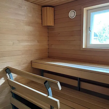 Peaceful And Cosy Close To Services Apartman Pori