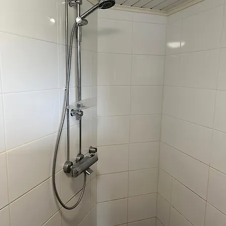 Peaceful And Cosy Close To Services Apartman
